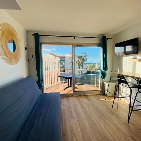 Apartament Studio Avec Balcon Sur