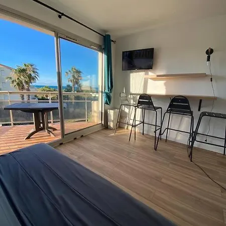 Apartament Studio Avec Balcon Sur *